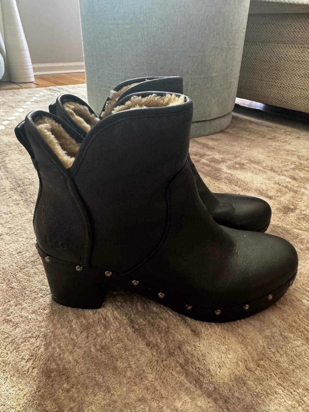 UGG Australia Lynnea black leather shearling-lined clog boots Ankle Booties
